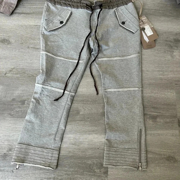 Elegant Women's Gray and Brown Jacket and Pants Set - Picture 5 of 7